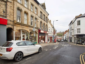 Burns Yard Apartment