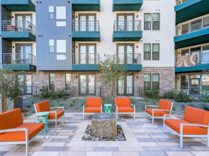 CozySuites at Town Lake
