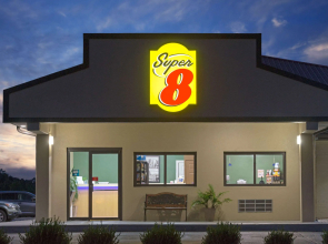 Super 8 by Wyndham Greencastle