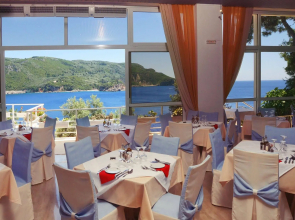 Akrotiri Beach Resort Hotel - Adults friendly