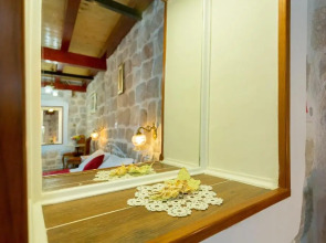 Juliette's palace studios