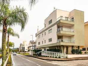 Apto 2Q e churrasq. 800m da praia de Jurerê SGA202