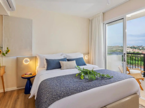 WellClub Family Wellness & Sea View Suites