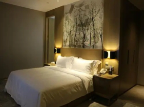 Xintiandi Jianguo Hotel