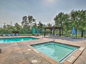 Contemporary Family Condo by Pineview Reservoir!