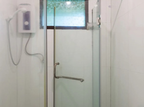 Phi Phi Long Beach Resort & Villa