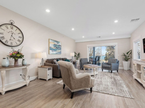 539 Bay St. Lake View Condo Unit 204E