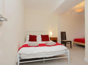 Large Cosy House Ideal for Corporate Lets