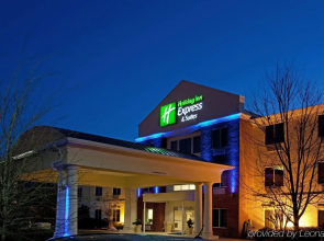 Holiday Inn Express Hotel & Suites Mebane by IHG