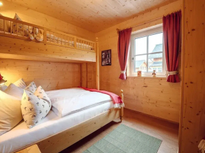 Chalet Near Grundlsee & Loser Ski Lift