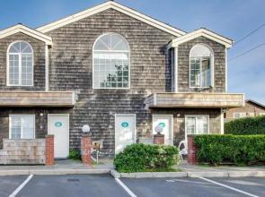 Beaches Inn Fourplex