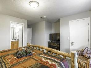 Vinyards 2954 Unit 6 3 Bedroom Condo