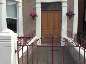 Garden flat 1