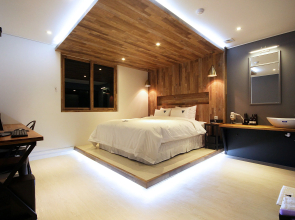 JJak Motel