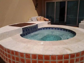 Garden Delight Two-bedroom Condo - Pri 8504