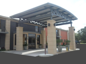 12 Oaks Hotel