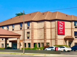 Red Roof Inn & Suites Detroit-Melvindale/ Dearborn