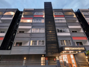 OYO Townhouse 146 Vijay Talkies