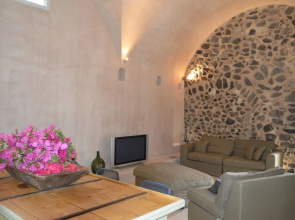 Pyrgos Old winery villa