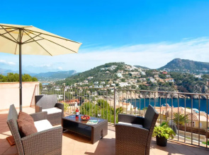 Villa With Incredible sea Views and Pool Sleeps 7