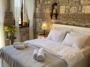 Ionia Liberty Stone Hotel