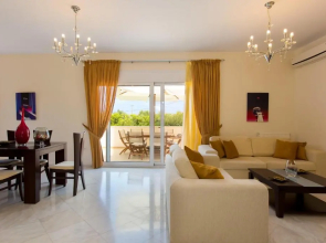 Christina Villas, walking distance to the beach, By ThinkVilla