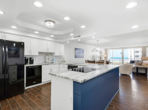 Shoreline Towers 1035