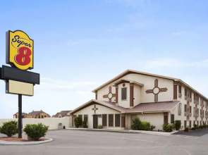 Super 8 Carlsbad