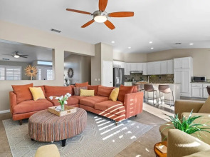 La Quinta Desert Haven Luxe Stay w Private Pool Hot Tub Pool Table