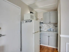 Walk to Shore: Wildwood Crest Studio w/ Pool View!