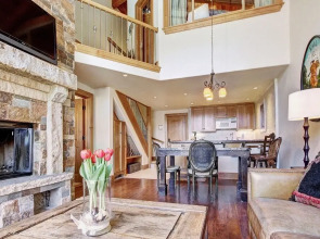 2 BR Condo at The Lodge at Vail View of Gore Range by RedAwning - Save 20% on 7+ Nights!