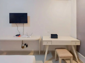 Scenic And Homey Studio Barsa City Apartment