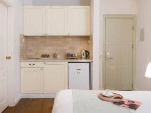 Dizengoff Suites Hotel