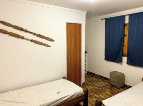 Charmoso Chalé Surf com A/C a 5 Min da Praia