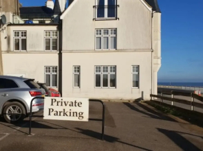 Harbour High - Luxury Beach Penthouse - Sleeps 6