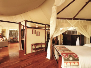 Anabezi Camp