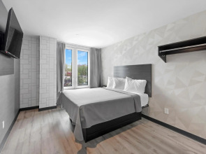 Hotel 365 Bronx