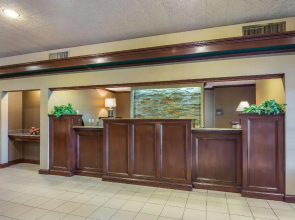Cayuga Blu Hotel