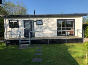 Comfortable chalet in a holiday park by the Wadden Sea