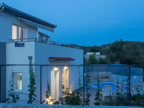 Elegant Oasis Vinisce Villa With Pool