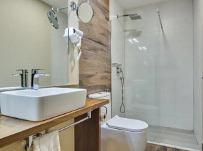 Отель Eleven Inn Tbilisi