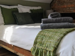 Malvern Hills Apartment