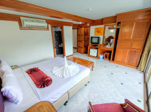 Hack Patong Beach Hotel