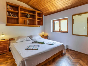 Apartments Lorencin Milka
