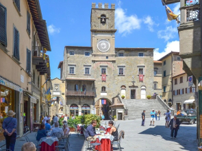 Beautiful Home in Cortona With 8 Bedrooms, Wifi and Outdoor Swimming Pool