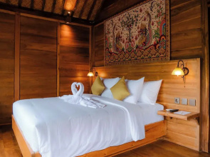 Devani Resort Sidemen