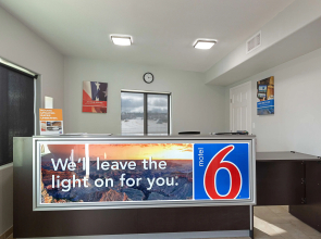 Motel 6 Show Low, AZ