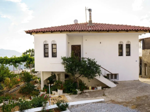 Emphasis Traditional House