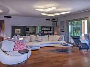Luxurious Villa Philoxenia