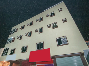 OYO 12840 Sri Guru Residency